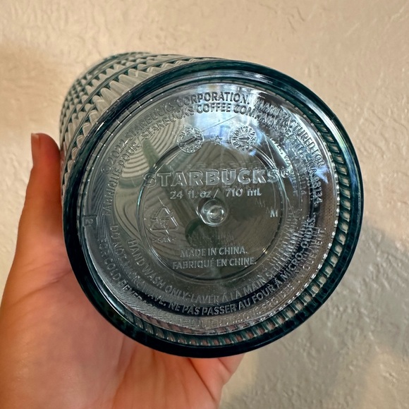 Starbucks Iridescent Mermaid Scales Tumbler Cold Venti 24 oz Spring 2022 - Picture 3 of 3